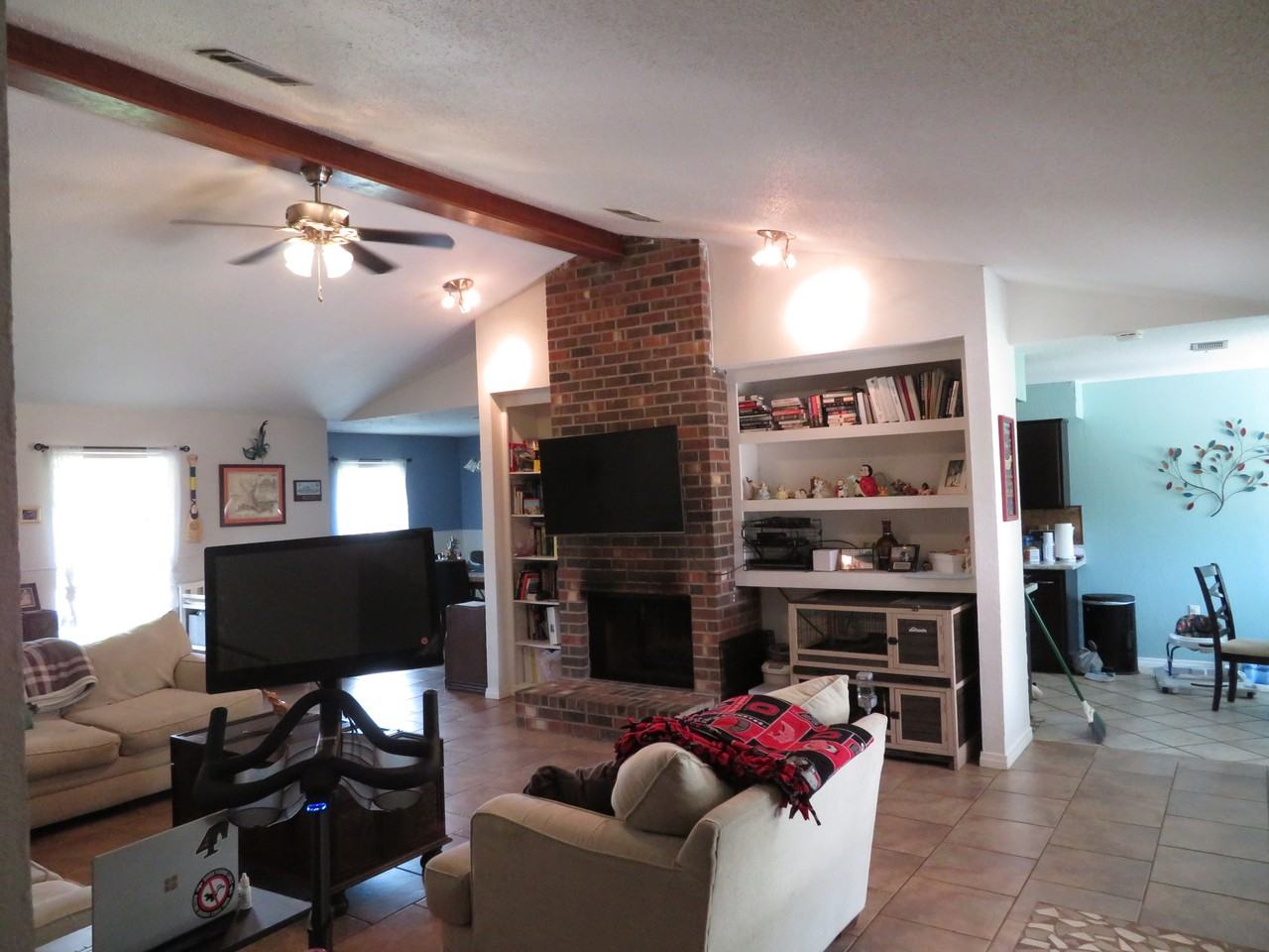 202 Laurel Ct #NA - Photo 3 of 22