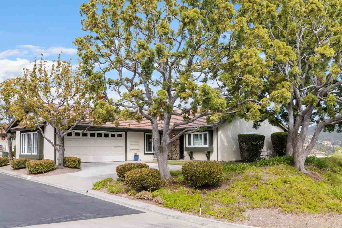 1127 Calle De Los Serranos #NA - Photo 2 of 48