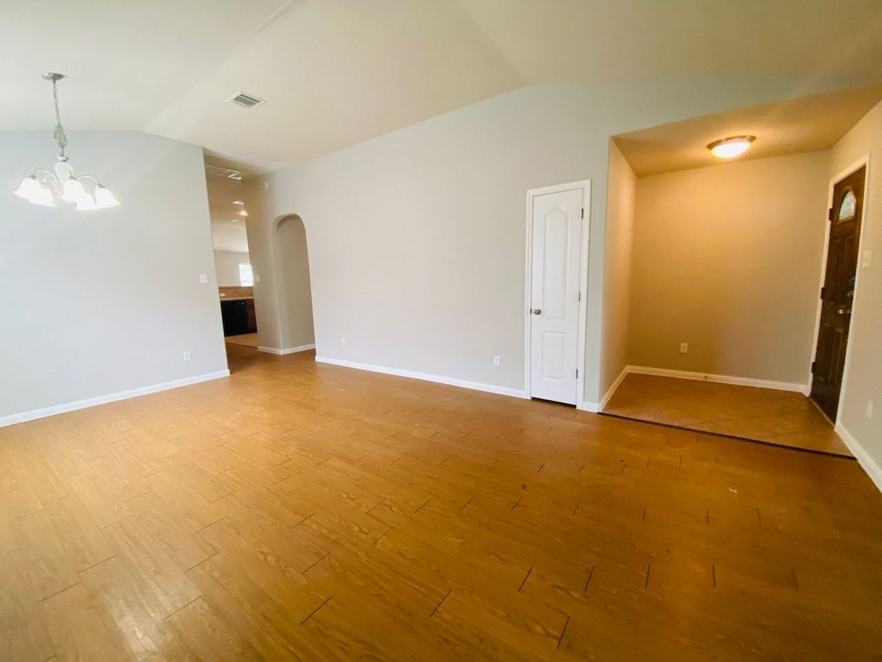 706 Centerbrook Pl - Photo 5 of 41