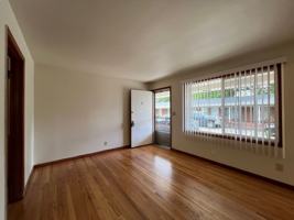 featured image of 1319 E Reserve St