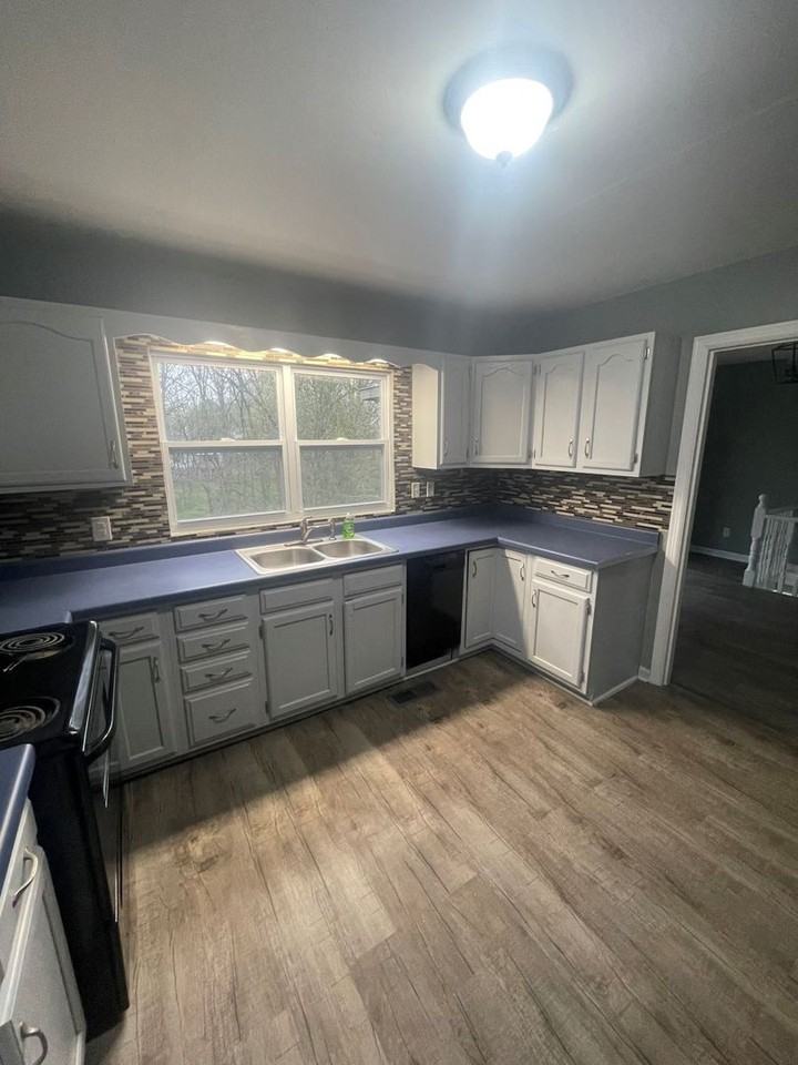 4418 Coffey St - Photo 3 of 6