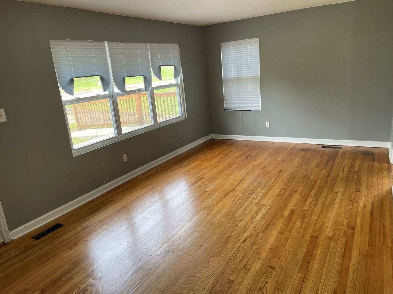 4418 Coffey St - Photo 4 of 6