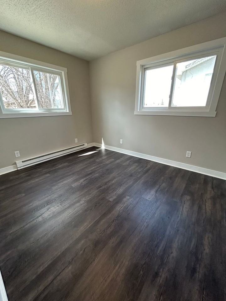 702 14th Ave S #1 - Photo 7 of 27