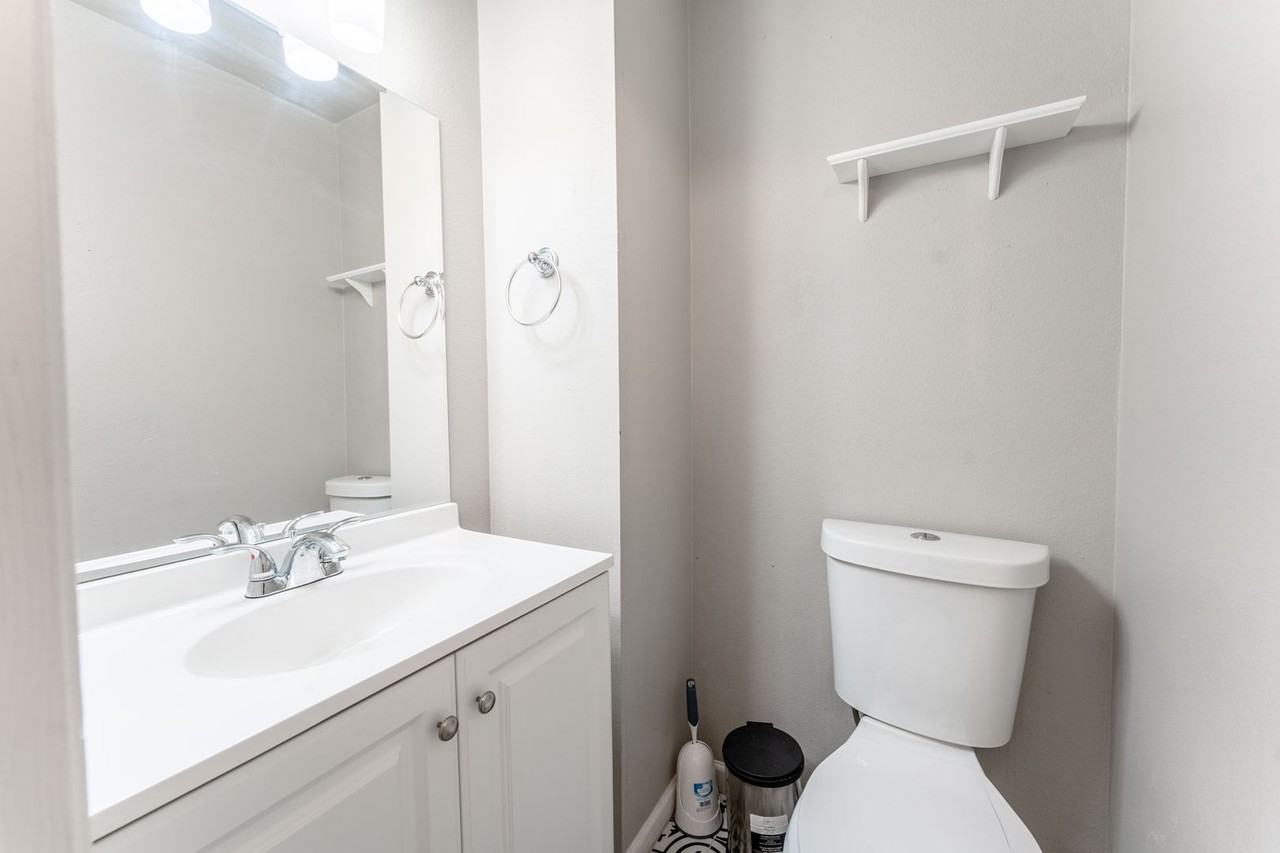 3030 Starlight Cir - Photo 7 of 18