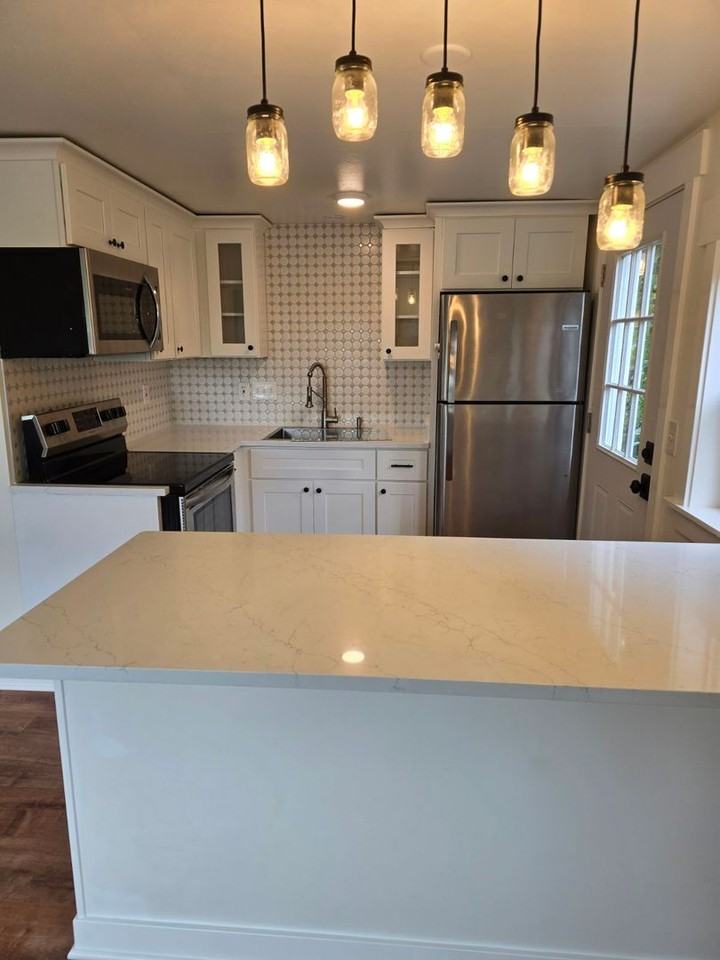 8110 14th Ave Sw - Photo 3 of 12