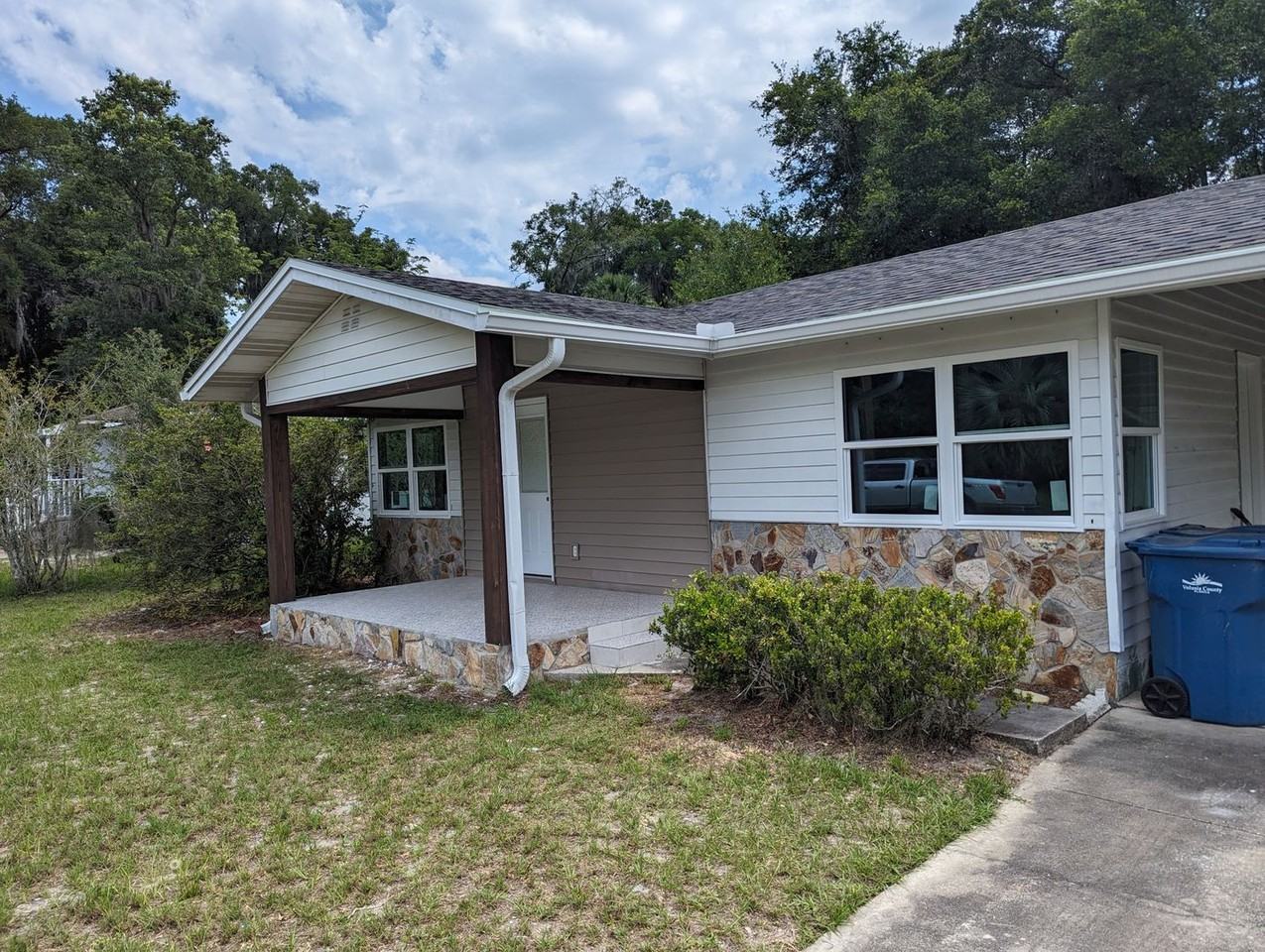 1557 S Clara Ave - Photo 2 of 19