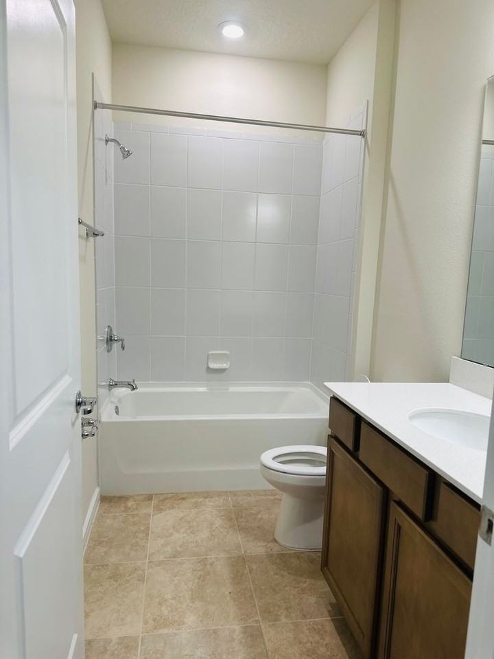 2221 Canopy Terrace Blvd - Photo 4 of 15