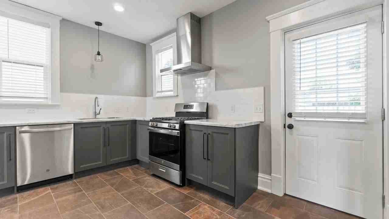 416 3rd St - Photo 6 of 50