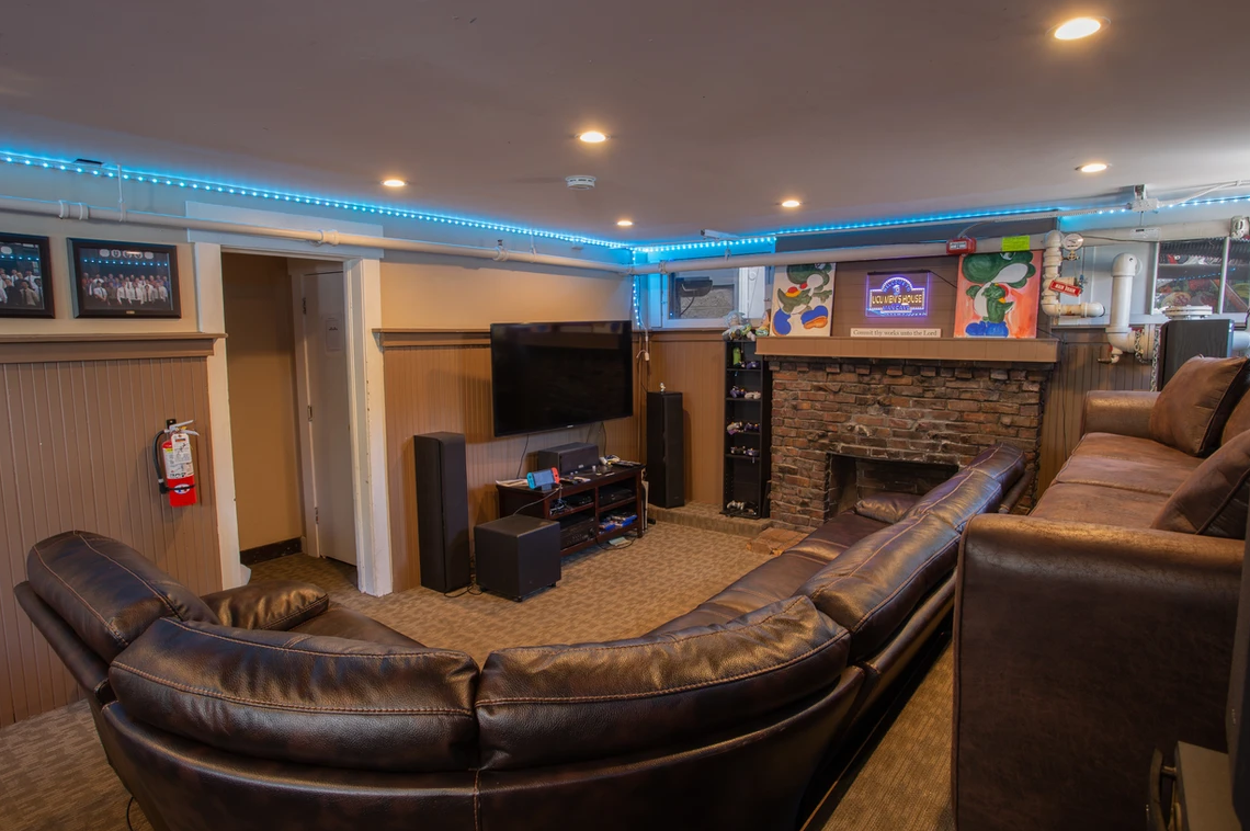 1605 Northeast 47th Street - Photo 6 of 6