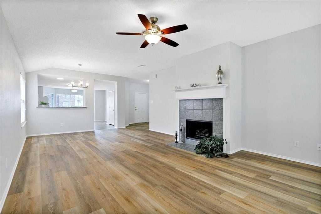 2424 Collier Drive - Photo 2 of 10