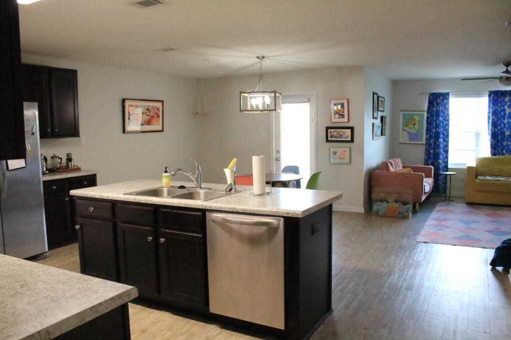 500 E Marigold Dr - Photo 3 of 20