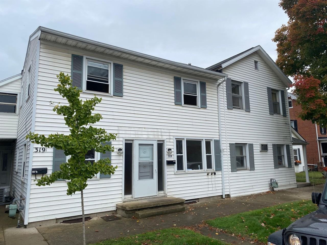 319 1/2 E Main St - Photo 3 of 14