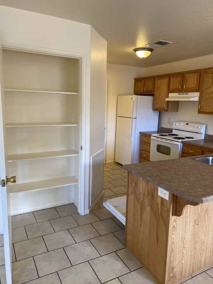 77 East Cliff House Drive - Photo 4 of 20