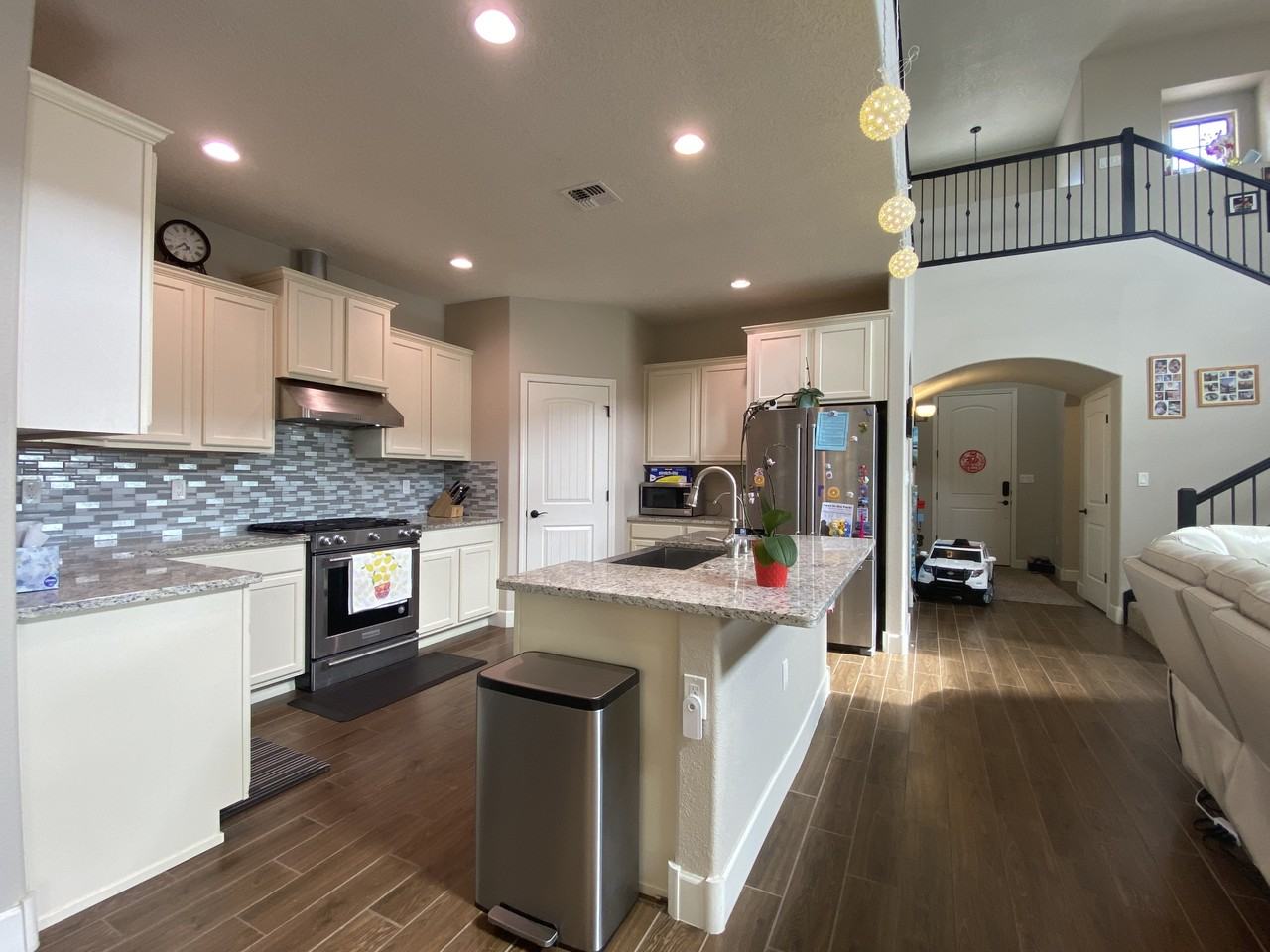 8701 Desert Finch Ln Ne #NA - Photo 3 of 22