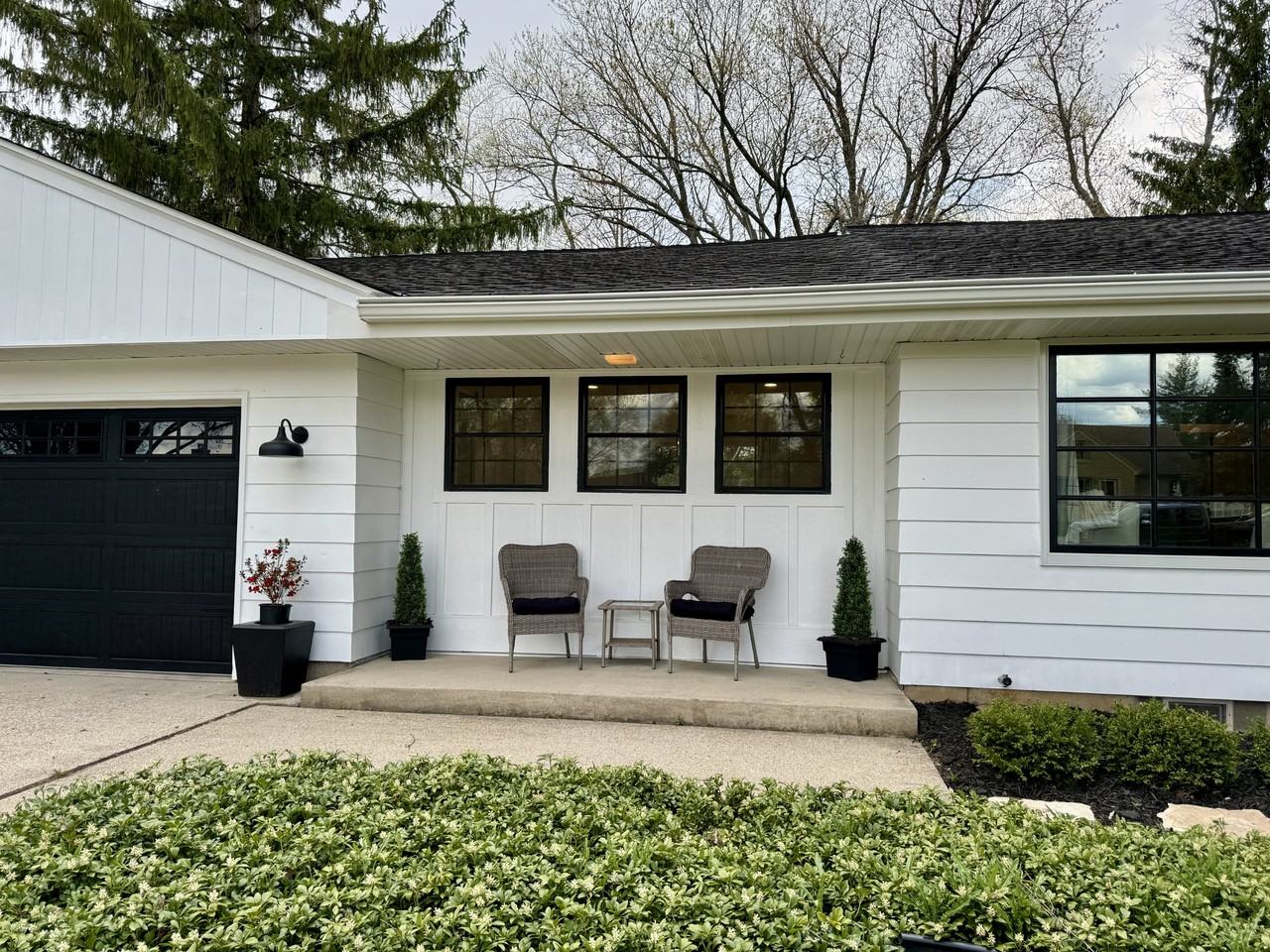 2565 El Rancho Dr - Photo 2 of 50