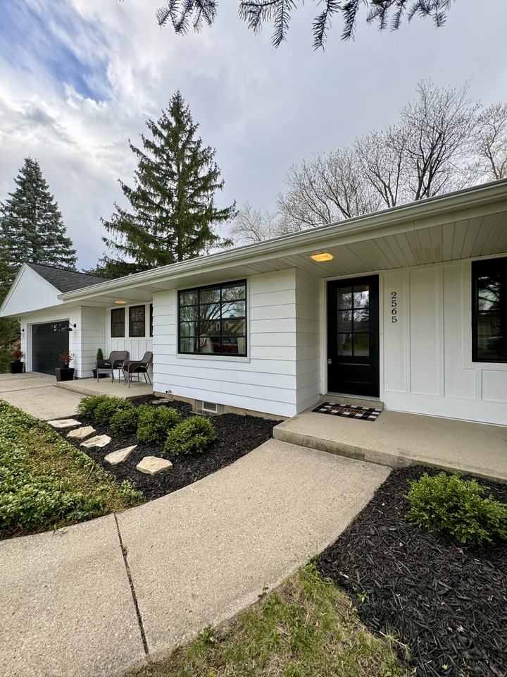 2565 El Rancho Dr - Photo 3 of 50