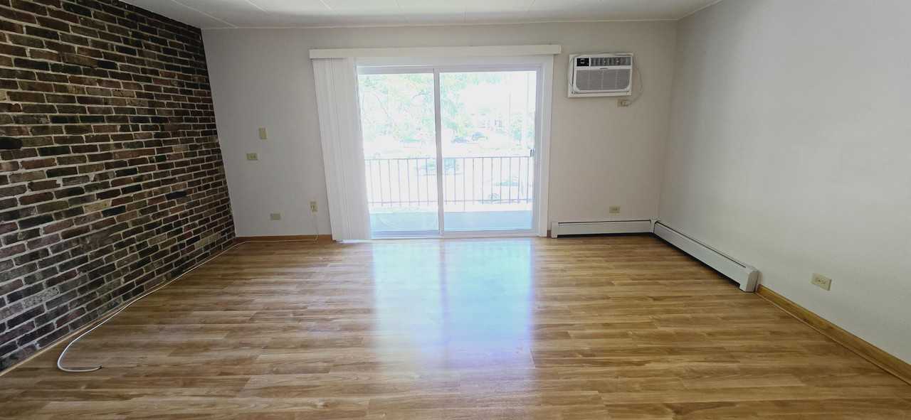 9625 South Ridgeland Avenue - Photo 2 of 12