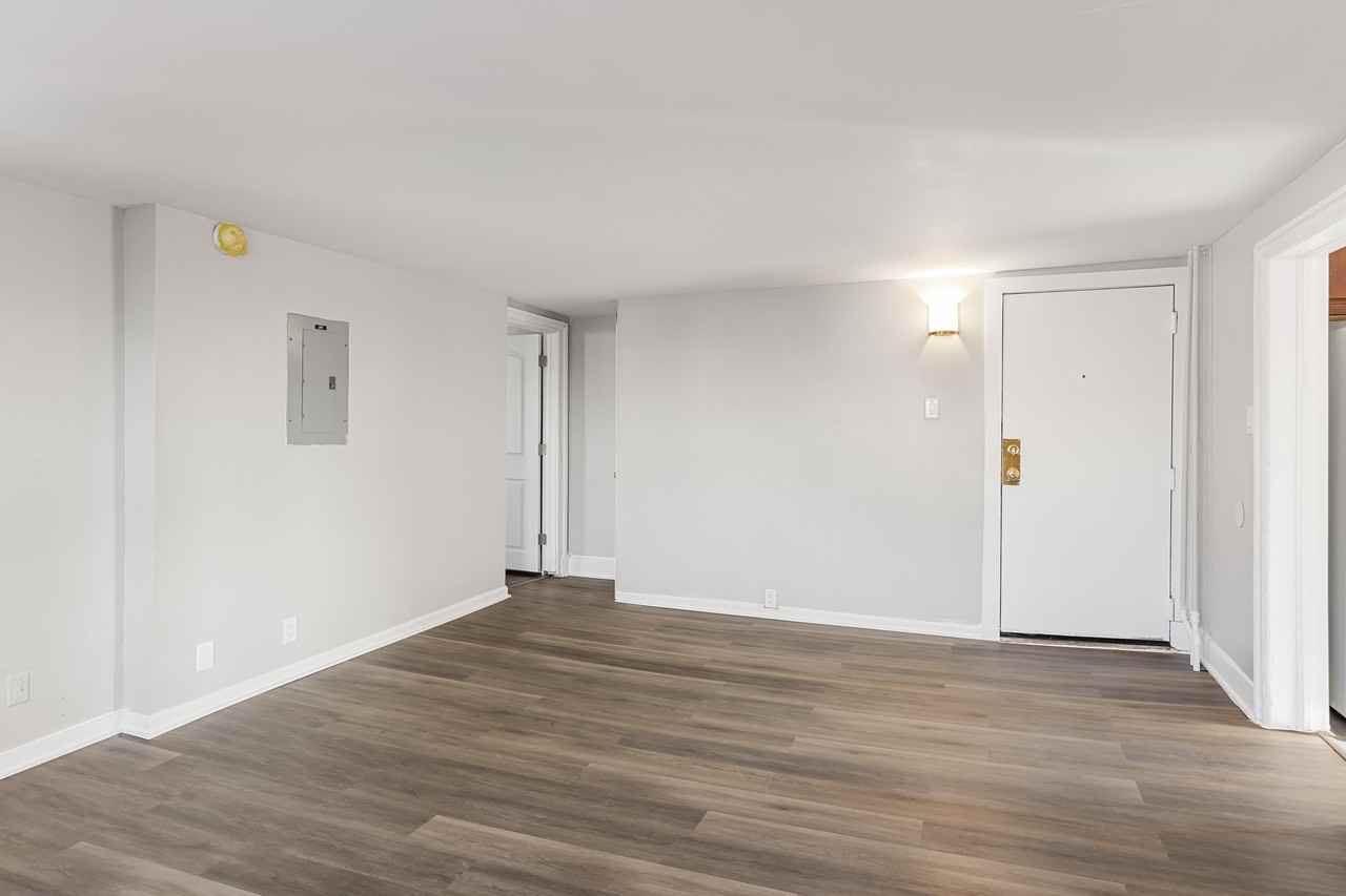 212 Warren Street (OBP) - Photo 3 of 11