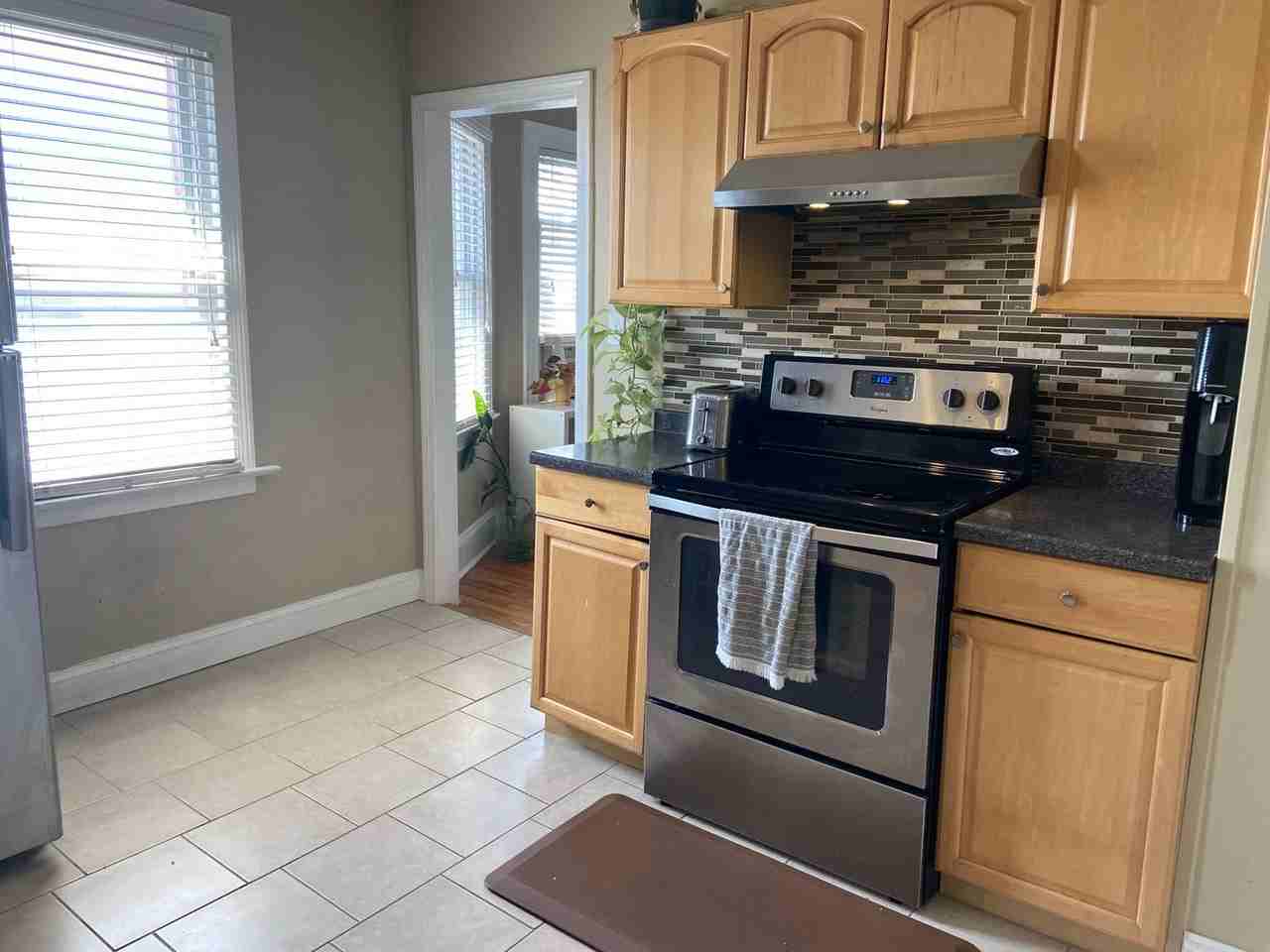 120-122 Grandview Terr - Photo 2 of 11