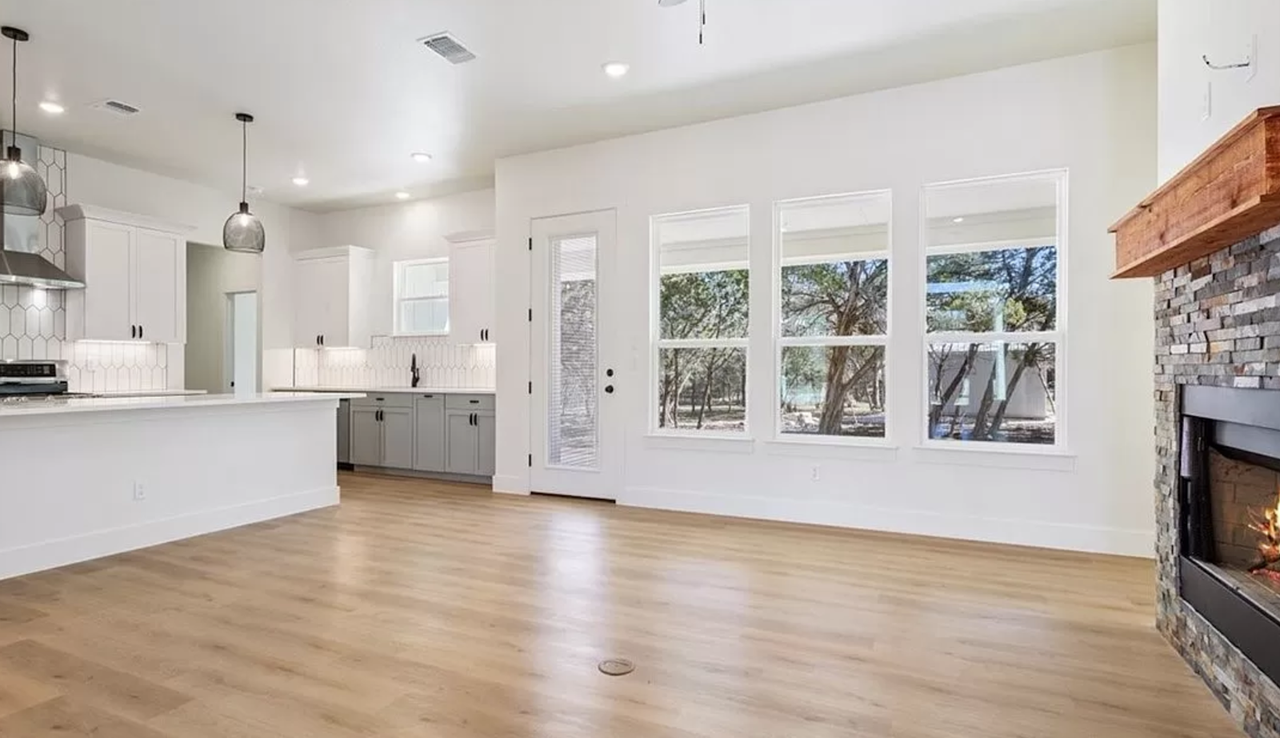 16377 Charlya Dr - Photo 3 of 7