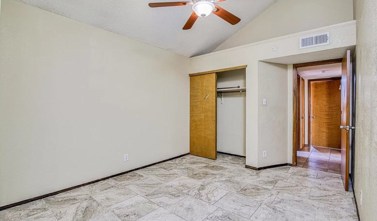 1460 Sierra De Oro Dr - Photo 2 of 6