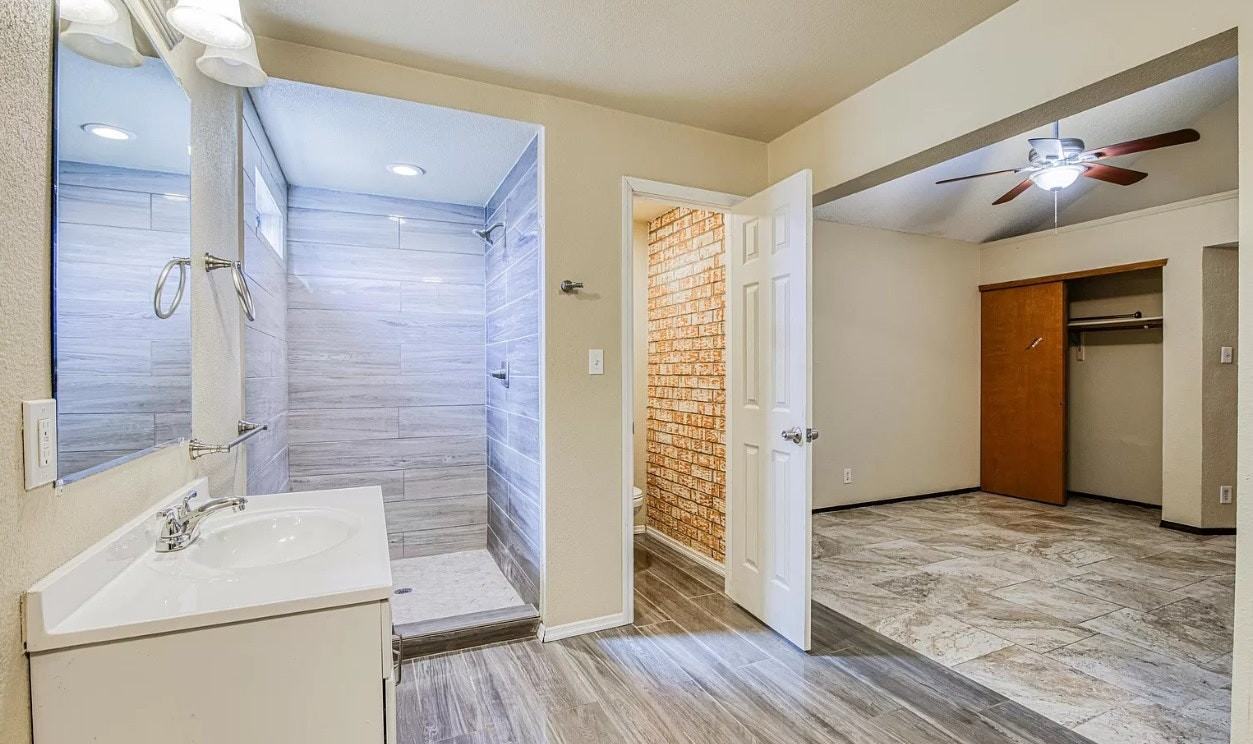 1460 Sierra De Oro Dr - Photo 3 of 6