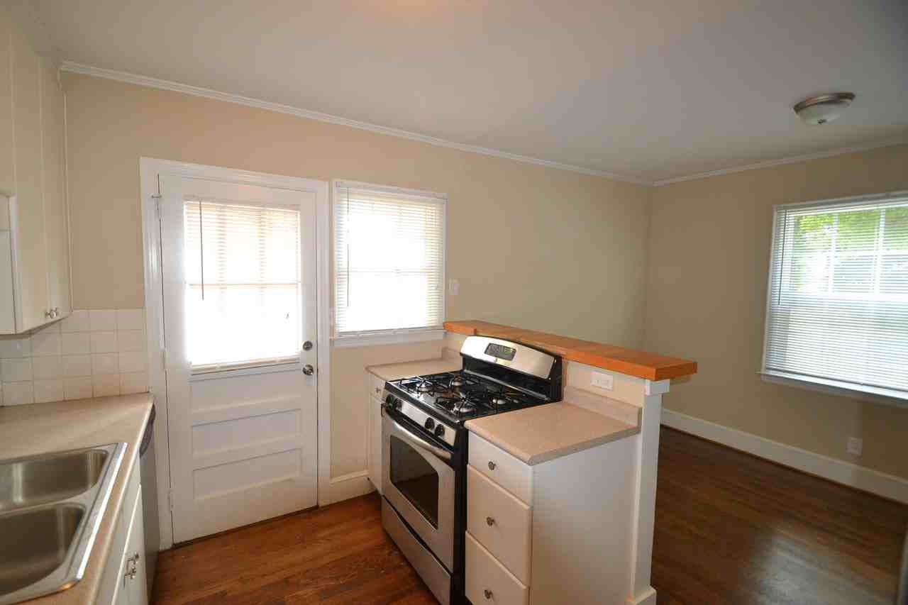 2217 Scott Ave - Photo 2 of 9
