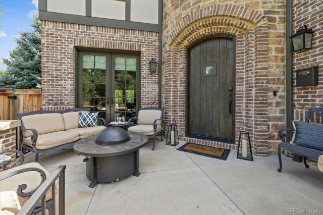 1124 S Saint Paul St - Photo 2 of 20