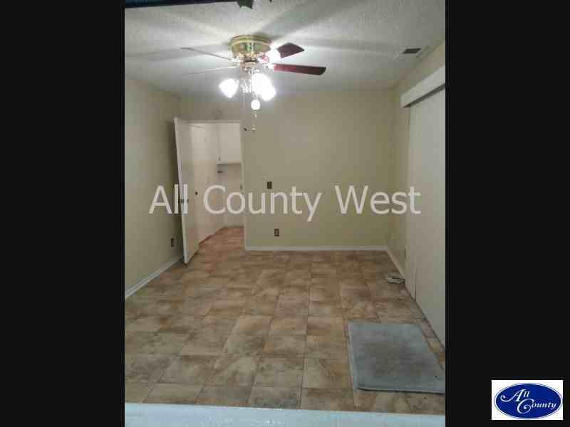 7808 Sun Ln - Photo 3 of 19