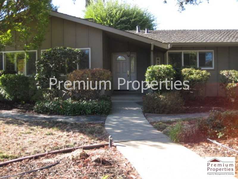 417 Fenway Dr - Photo 2 of 24