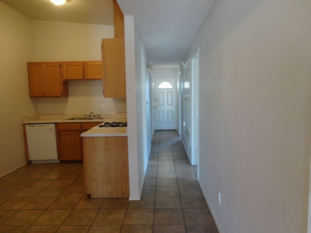 322 Thorn Ave - Photo 3 of 13