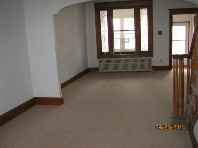 1127 E 11th St - Photo 2 of 3