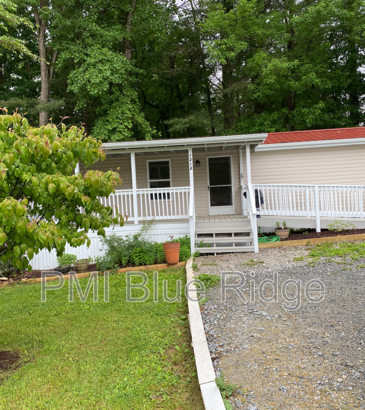 1212 Easy St - Photo 2 of 24