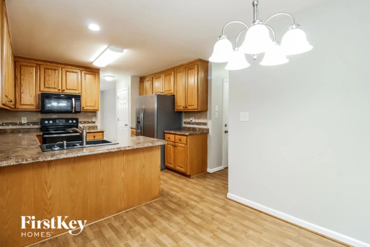 2700 Blockhouse Ct - Photo 3 of 15