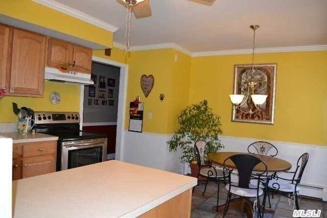 529 Wading River Rd - Photo 3 of 12