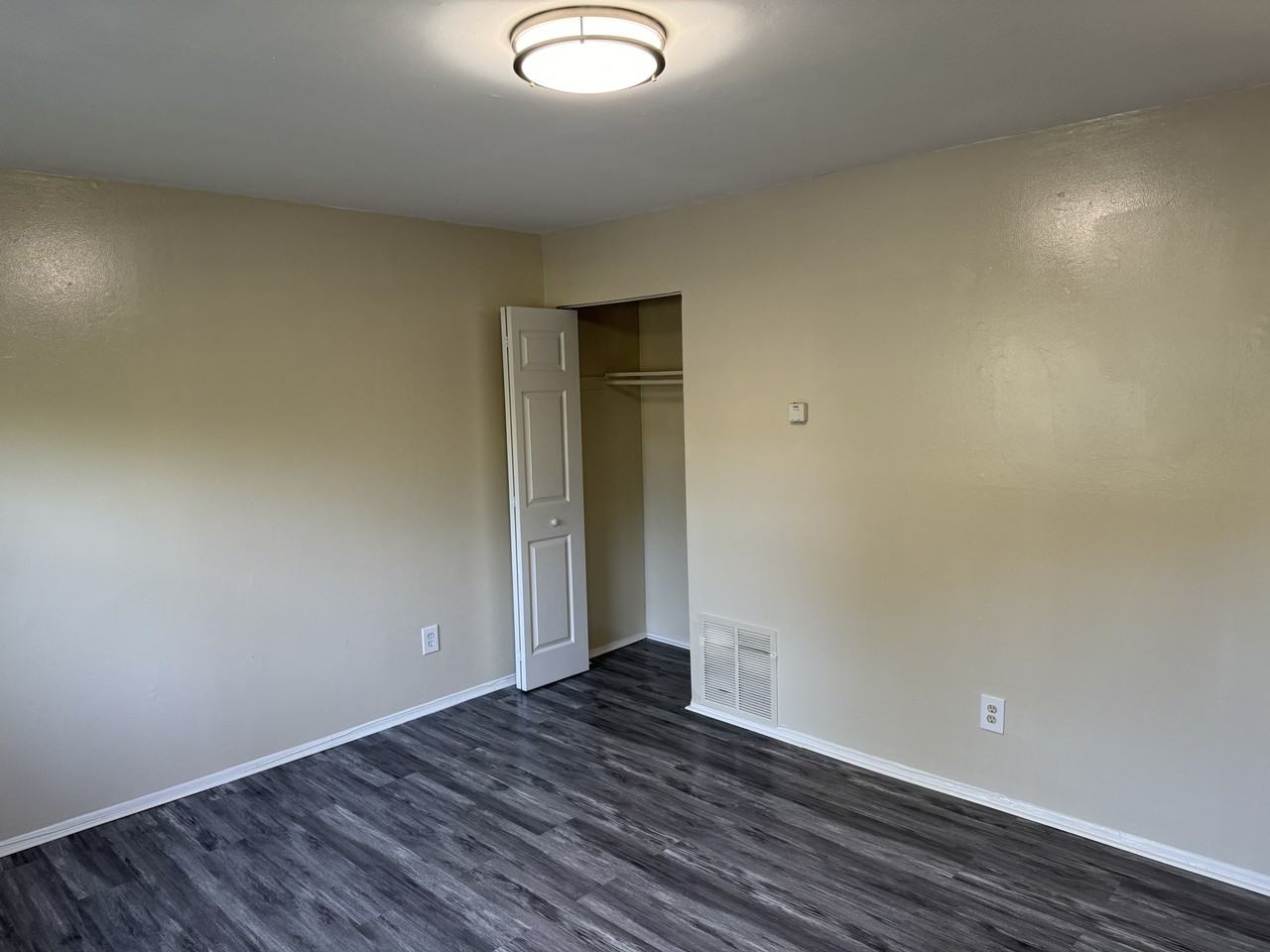 3000 Georgetown Rd #3004 - Photo 4 of 16