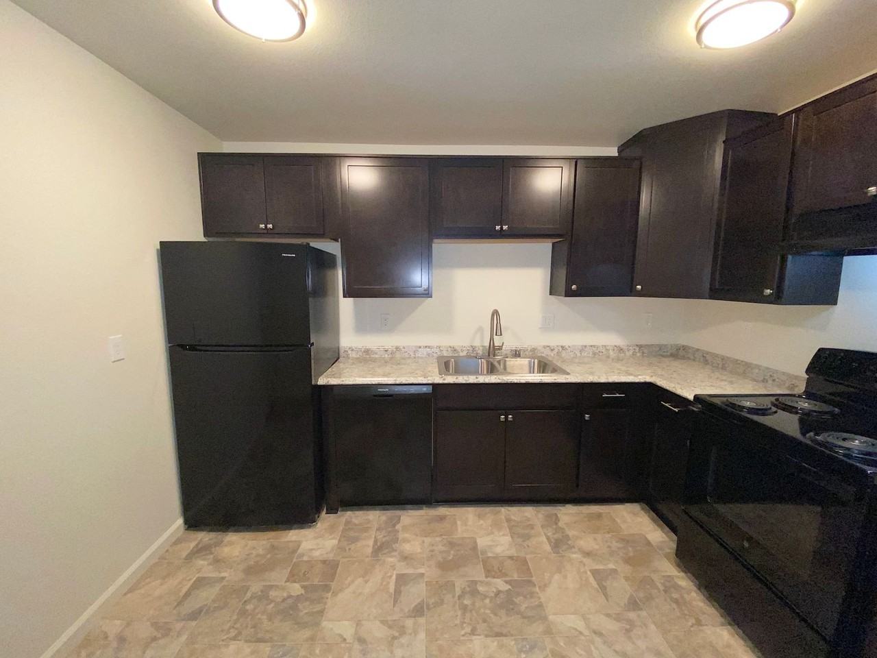 1160 Sutro Street - Photo 3 of 18