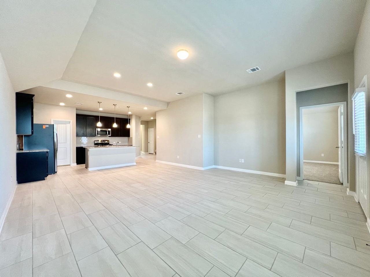 1606 Misty Elm St - Photo 5 of 42