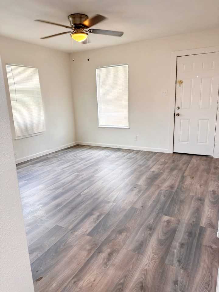 1817 W Brooklyn Ave - Photo 2 of 7