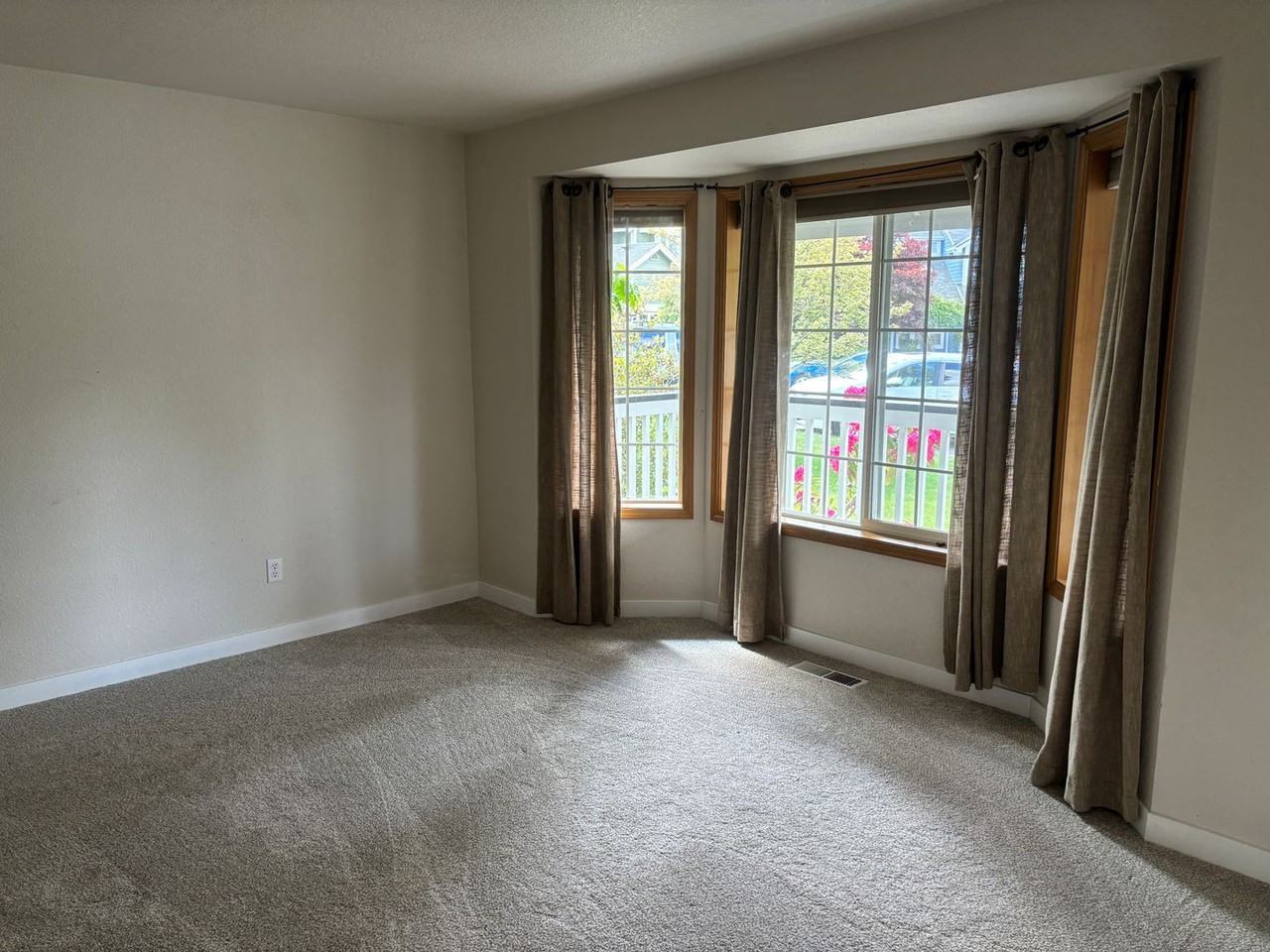 5491 Park Place Loop Se - Photo 5 of 41