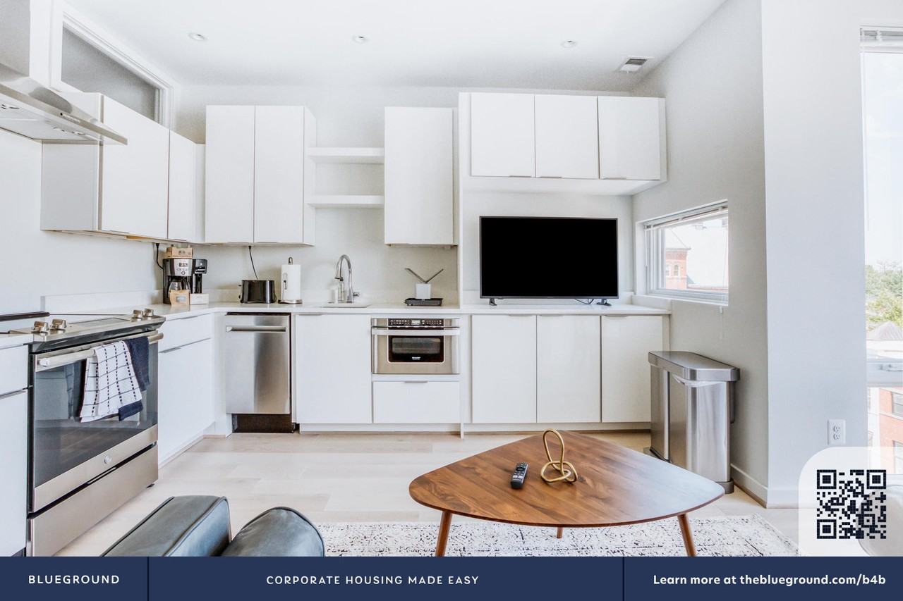 1111 H Street Northeast - Photo 6 of 20