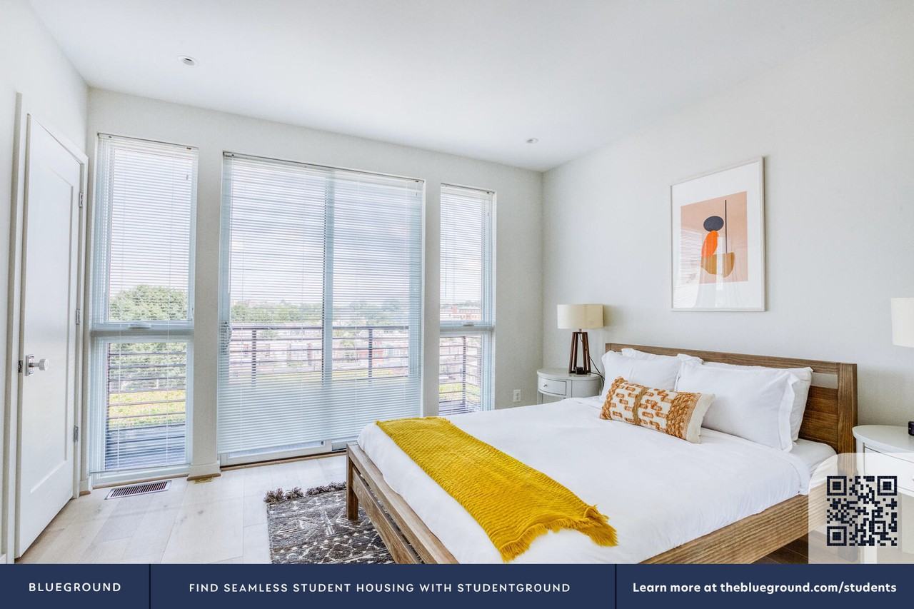 1111 H Street Northeast - Photo 7 of 20