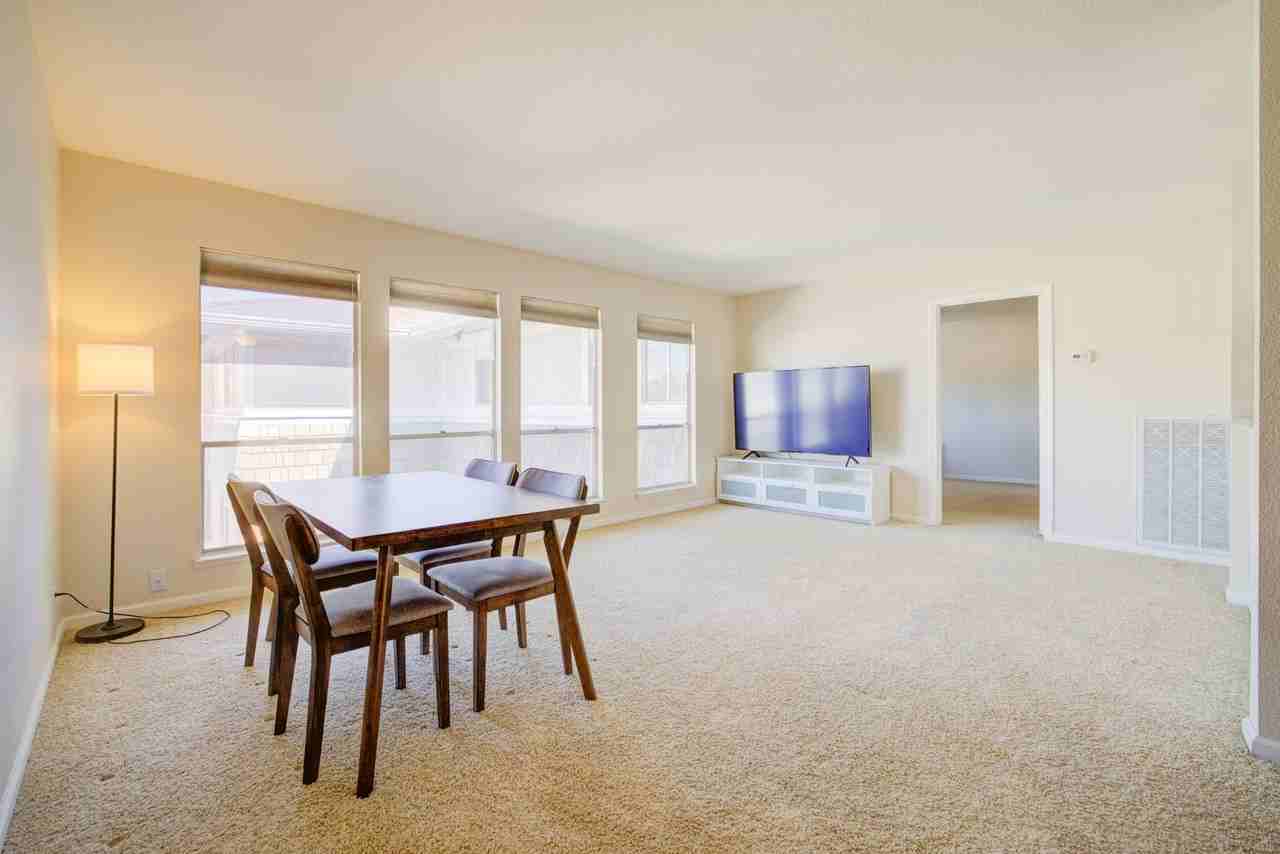 2845 Loveland Dr - Photo 2 of 28