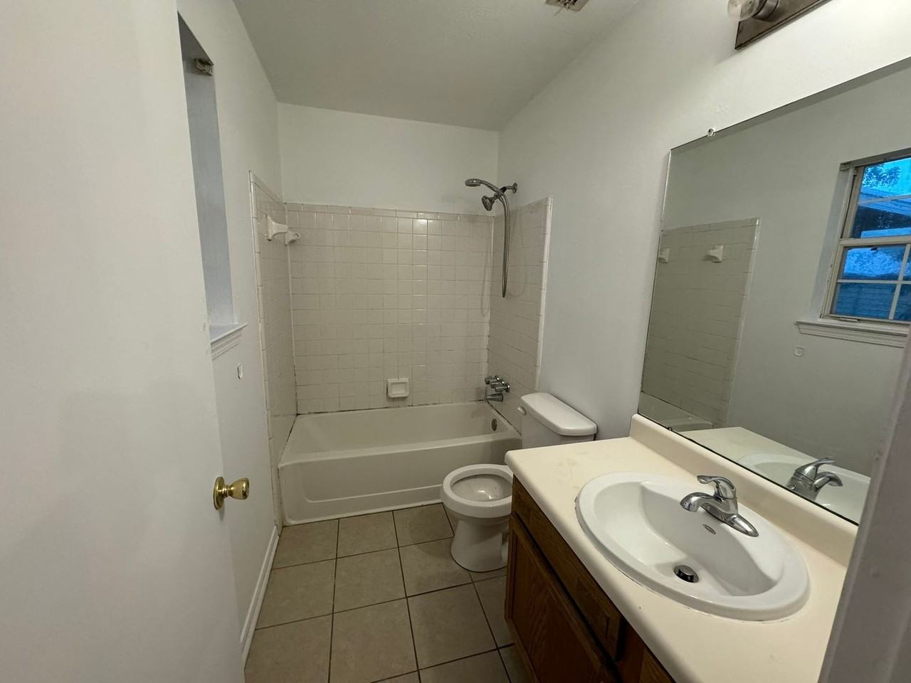 9480 Ironwood Ct - Photo 2 of 15