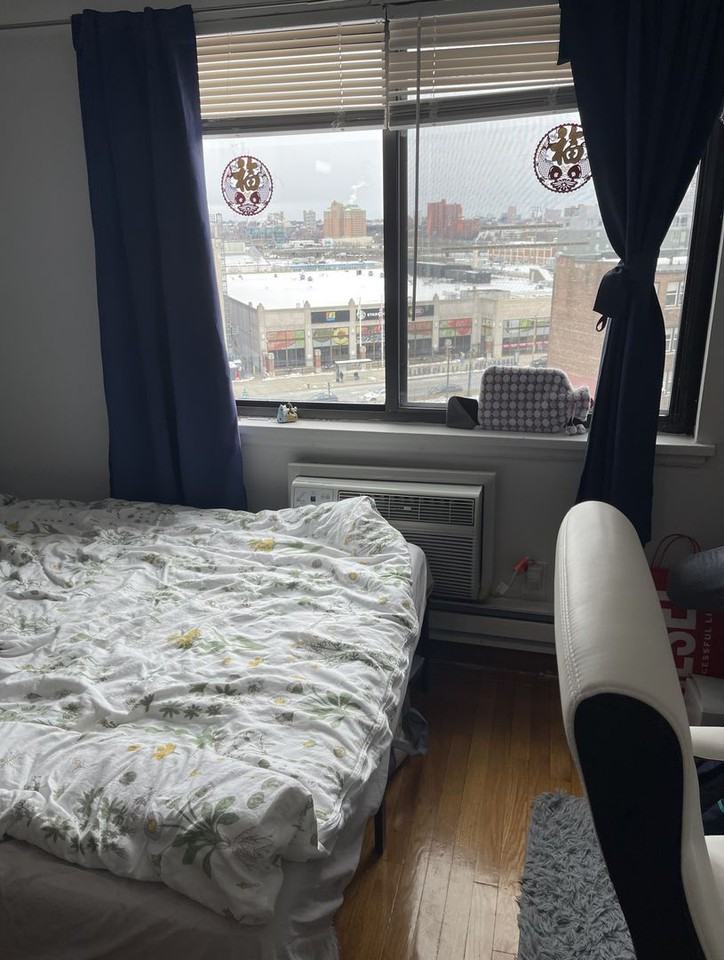 1112 Commonwealth Ave - Photo 2 of 8