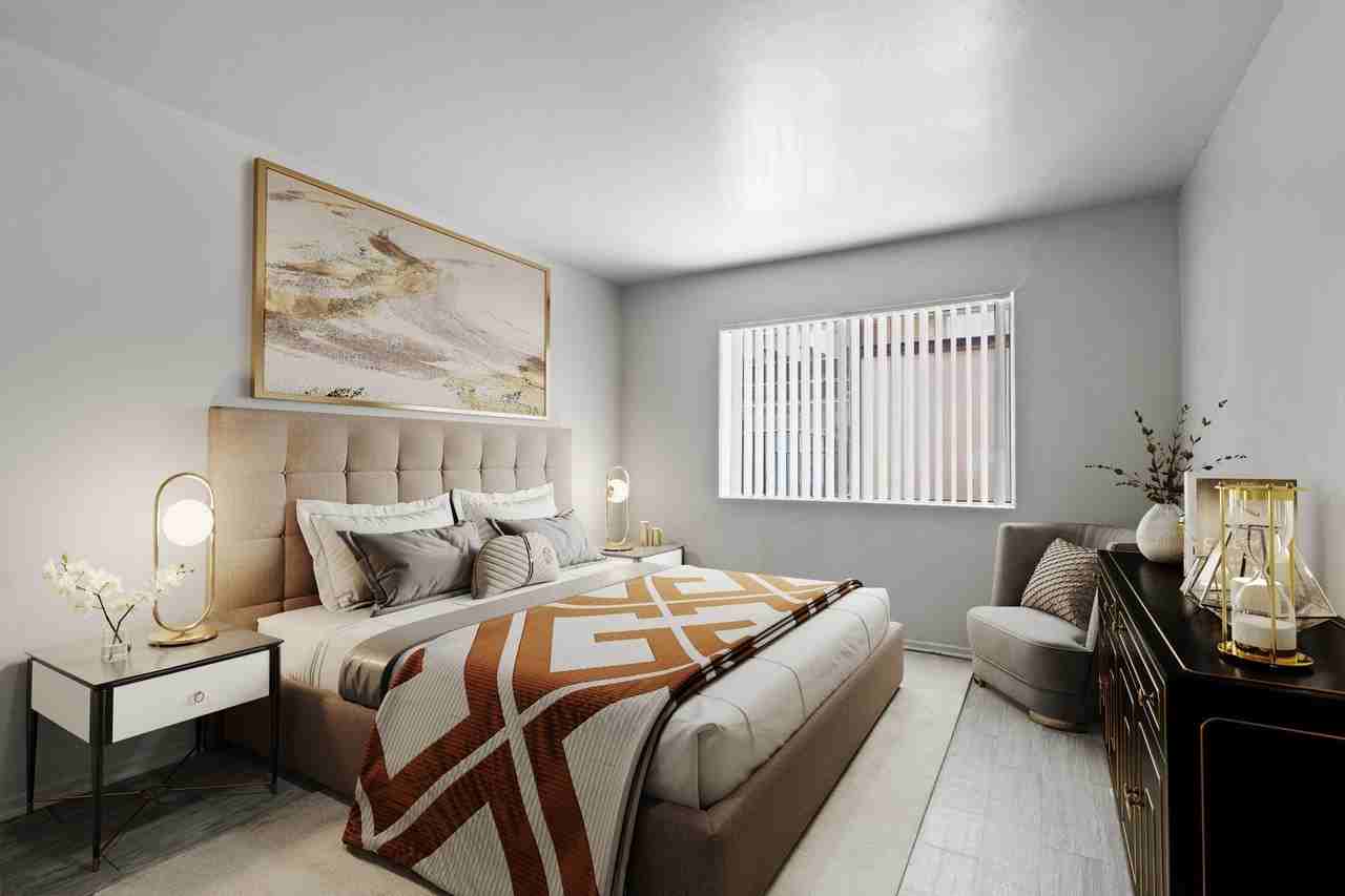 Carlyle Court Apartment Homes - Photo 5 of 8