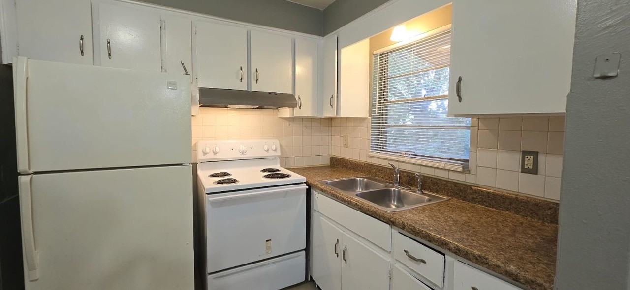 1118 E 124th Ave Unit A-C - Photo 2 of 6