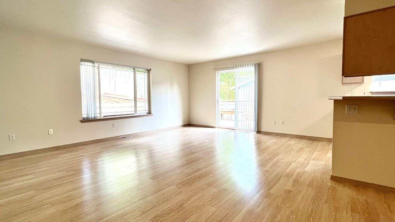1042 Grant St Sw - Photo 3 of 18