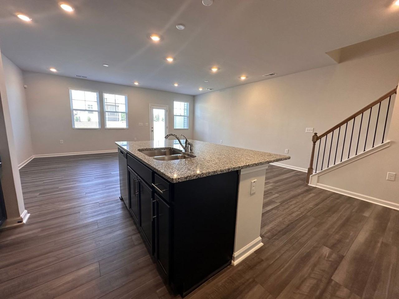 5927 Woodlawn Dr - Photo 6 of 26