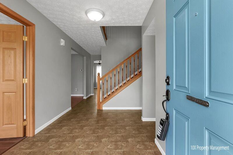 6561 Hemmingford Dr - Photo 2 of 25